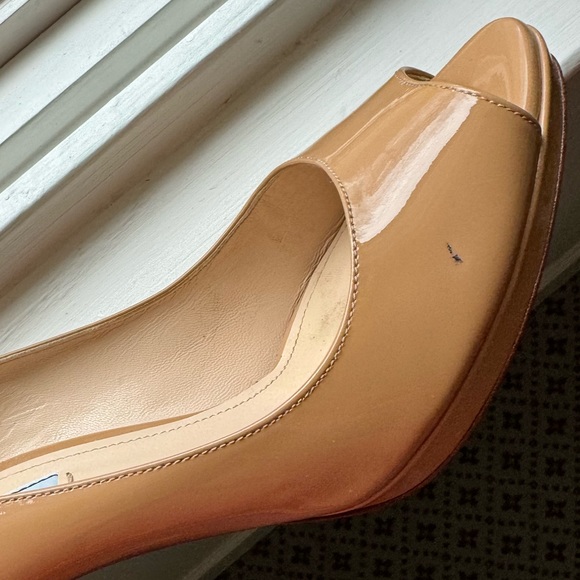 Prada platform heels in tan patent leather - Picture 3 of 6
